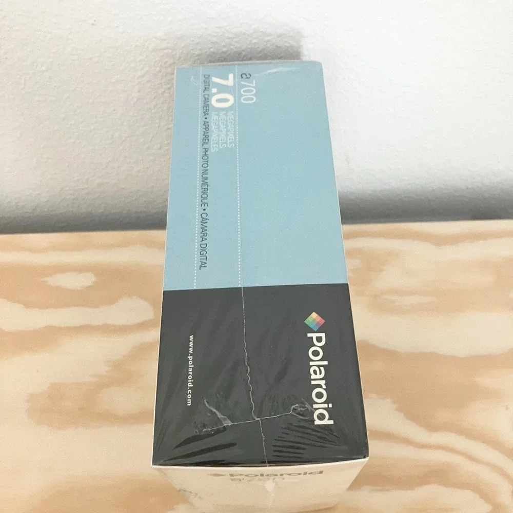 Vintage Polaroid A700 7.0 MP Digital‎ Camera Silver Brand New Sealed NOS